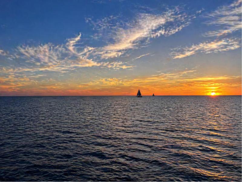 Waikiki Sunset Splash & Cruise – Oahu Evening Boat Adventure